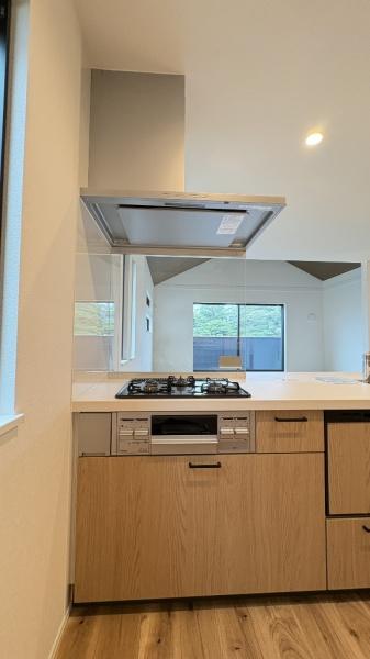 �_�ސ쌧���q�s��K��5���ڂ̐V�z��ˌ��ẴL�b�`��