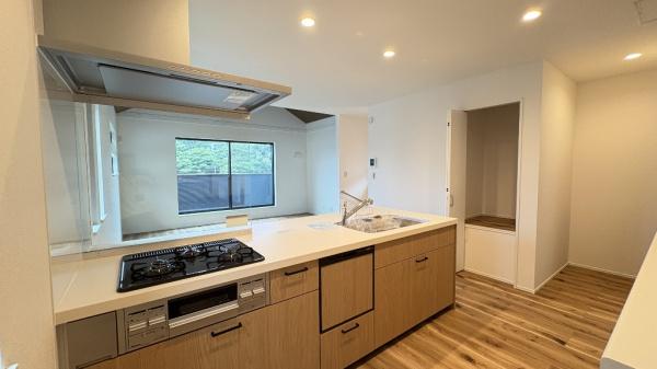 �_�ސ쌧���q�s��K��5���ڂ̐V�z��ˌ��ẴL�b�`��