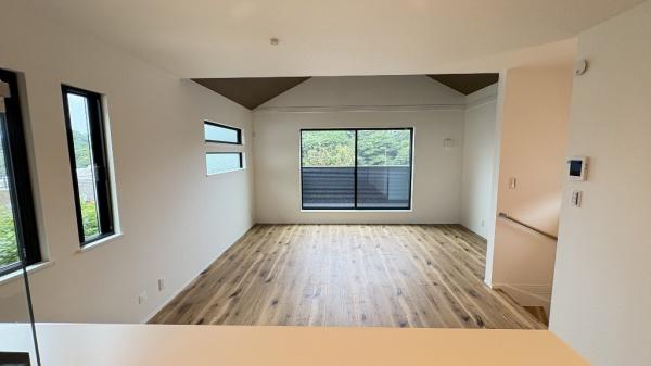 �_�ސ쌧���q�s��K��5���ڂ̐V�z��ˌ��Ẵ��r���O