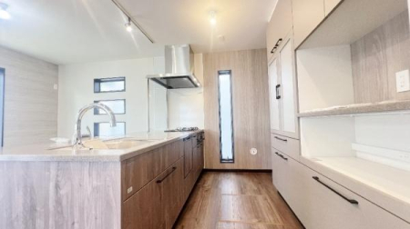 �_�ސ쌧���l�s�`�������R4���ڂ̐V�z��ˌ��ẴL�b�`��