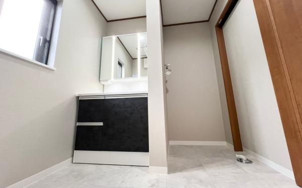 �_�ސ쌧���l�s�΋��R3���ڂ̒��È�ˌ��Ă̐��ʑ�E���ʏ�