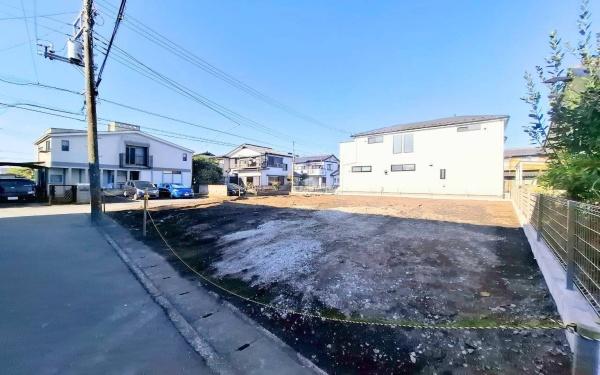 �_�ސ쌧���l�s���J��{��2���ڂ̐V�z��ˌ��Ă̑O�ʓ��H�܂ތ��n�ʐ^