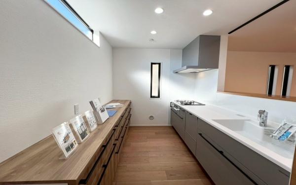 �_�ސ쌧���q�s�򖾎�4���ڂ̐V�z��ˌ��ẴL�b�`��