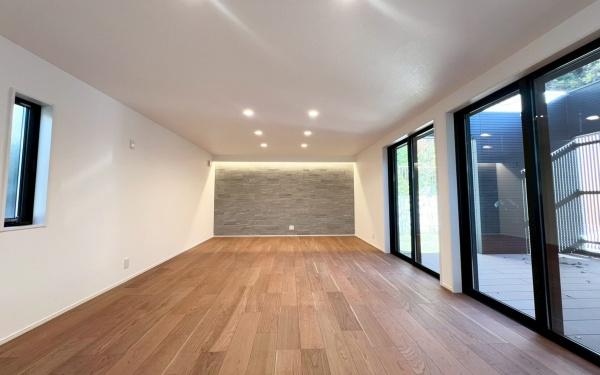 �_�ސ쌧���q�s�򖾎�4���ڂ̐V�z��ˌ��Ẵ��r���O