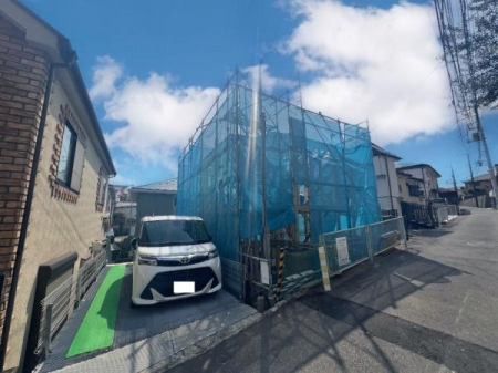 �_�ސ쌧���l�s�_�ސ��Z�p��6���ڂ̐V�z��ˌ��Ă̑O�ʓ��H�܂ތ��n�ʐ^