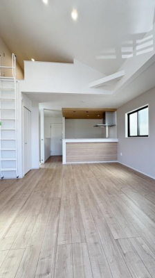 �_�ސ쌧���s����哇�㒬�̐V�z��ˌ��Ẵ��r���O