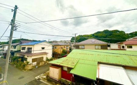 �_�ސ쌧���l�s�����哹2���ڂ̐V�z��ˌ��Ă̏Z�˂���̒��]�ʐ^