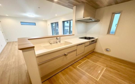 �_�ސ쌧���l�s�����哹2���ڂ̐V�z��ˌ��ẴL�b�`��