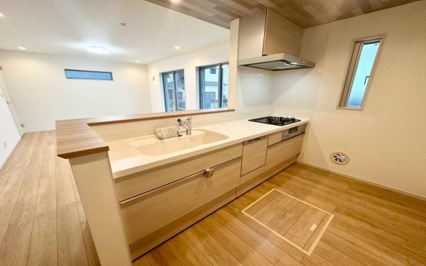 �_�ސ쌧���l�s�����哹2���ڂ̐V�z��ˌ��ẴL�b�`��