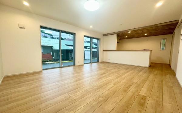 �_�ސ쌧���l�s�����哹2���ڂ̐V�z��ˌ��Ẵ��r���O