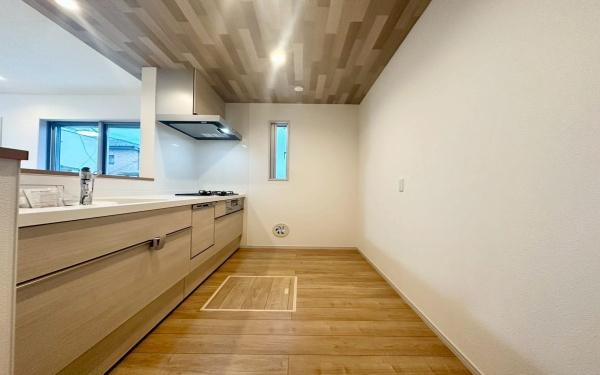 �_�ސ쌧���l�s�����哹2���ڂ̐V�z��ˌ��ẴL�b�`��