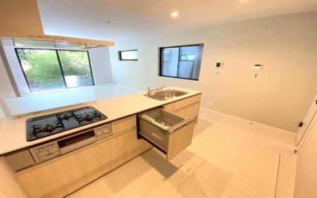 �_�ސ쌧���l�s�`�k����䒬�̐V�z��ˌ��ẴL�b�`��