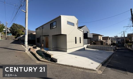 �_�ސ쌧���l�s�����x����4���ڂ̐V�z��ˌ��Ă̑O�ʓ��H�܂ތ��n�ʐ^