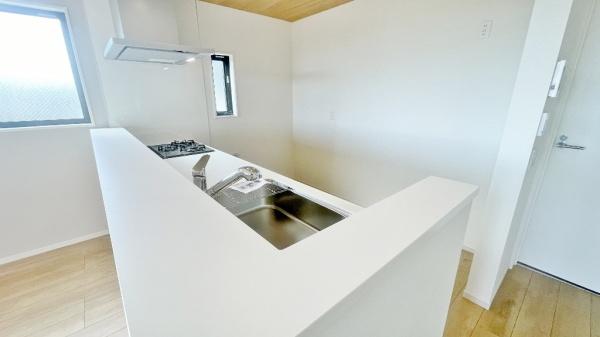 �_�ސ쌧���l�s��撆�c��4���ڂ̐V�z��ˌ��ẴL�b�`��