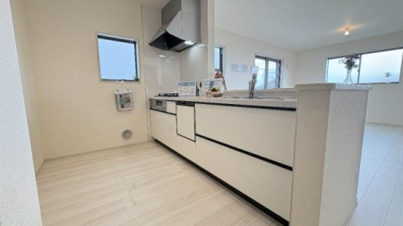 �_�ސ쌧���l�s�t�抛�u�c���̐V�z��ˌ��ẴL�b�`��