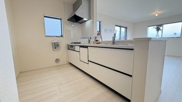 �_�ސ쌧���l�s�t�抛�u�c���̐V�z��ˌ��ẴL�b�`��