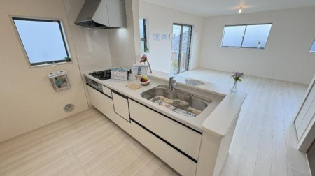 �_�ސ쌧���l�s�t�抛�u�c���̐V�z��ˌ��ẴL�b�`��