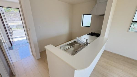 �_�ސ쌧���l�s�t�抛�u�c���̐V�z��ˌ��ẴL�b�`��