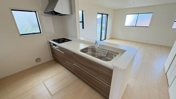 �_�ސ쌧���l�s�t�抛�u�c���̐V�z��ˌ��ẴL�b�`��