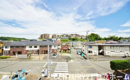 �_�ސ쌧���l�s��扪�Ò��̐V�z��ˌ��Ă̏Z�˂���̒��]�ʐ^