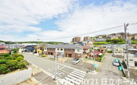 �_�ސ쌧���l�s��扪�Ò��̐V�z��ˌ��Ă̏Z�˂���̒��]�ʐ^