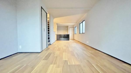 �_�ސ쌧���q�s�␣�̐V�z��ˌ��Ẵ��r���O