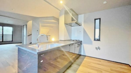 �_�ސ쌧���q�s�␣�̐V�z��ˌ��ẴL�b�`��