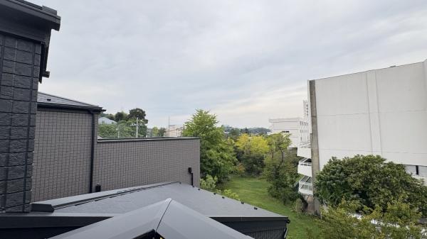 �_�ސ쌧���q�s�␣�̐V�z��ˌ��Ă̏Z�˂���̒��]�ʐ^