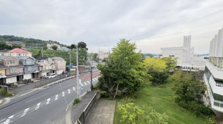 �_�ސ쌧���q�s�␣�̐V�z��ˌ��Ă̏Z�˂���̒��]�ʐ^