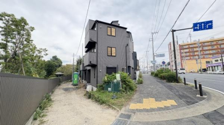 �_�ސ쌧���q�s�␣�̐V�z��ˌ��Ă̑O�ʓ��H�܂ތ��n�ʐ^