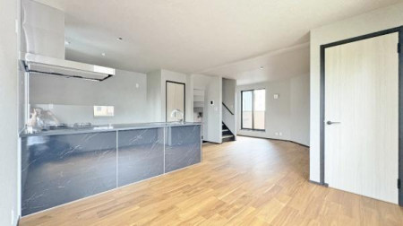 �_�ސ쌧���q�s�␣�̐V�z��ˌ��Ẵ��r���O