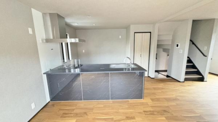 �_�ސ쌧���q�s�␣�̐V�z��ˌ��Ẵ��r���O