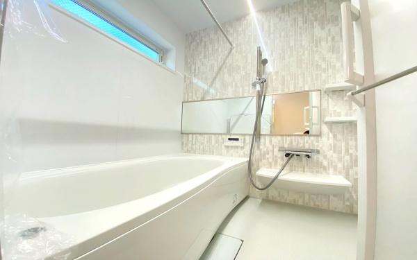 �_�ސ쌧���l�s����R����3���ڂ̐V�z��ˌ��Ă̗���