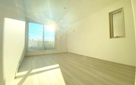 �_�ސ쌧���l�s����R����3���ڂ̐V�z��ˌ��Ă̎q������