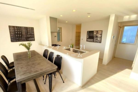 �_�ސ쌧���l�s����R����3���ڂ̐V�z��ˌ��ẴL�b�`��