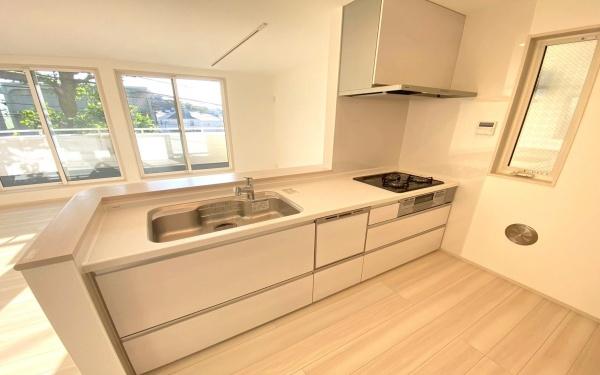 �_�ސ쌧���l�s����R����3���ڂ̐V�z��ˌ��ẴL�b�`��