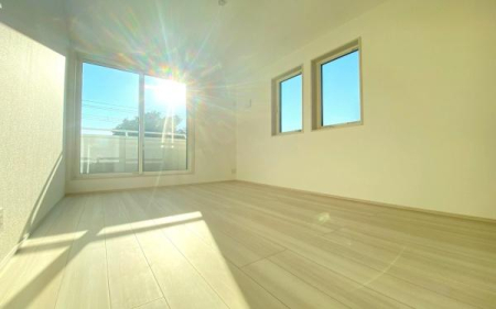 �_�ސ쌧���l�s����R����3���ڂ̐V�z��ˌ��Ă̗m��