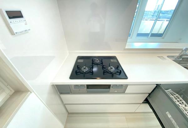 �_�ސ쌧���l�s����R����3���ڂ̐V�z��ˌ��ẴL�b�`��