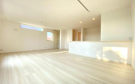 �_�ސ쌧���l�s����R����3���ڂ̐V�z��ˌ��Ẵ��r���O