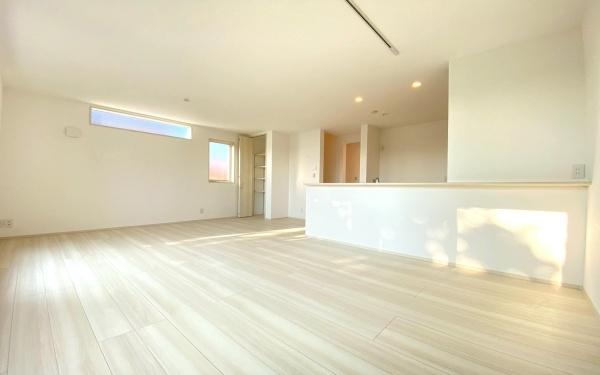 �_�ސ쌧���l�s����R����3���ڂ̐V�z��ˌ��Ẵ��r���O