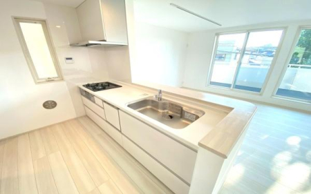 �_�ސ쌧���l�s����R����3���ڂ̐V�z��ˌ��ẴL�b�`��