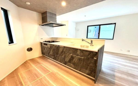 �_�ސ쌧���l�s�h��}��4���ڂ̐V�z��ˌ��ẴL�b�`��