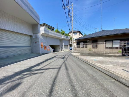 �_�ސ쌧���l�s��q������̒��È�ˌ��Ă̑O�ʓ��H�܂ތ��n�ʐ^