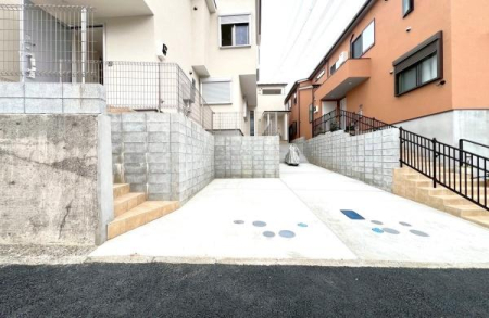 �_�ސ쌧���l�s�˒ˋ於�����̐V�z��ˌ��Ă̒��ԏ�