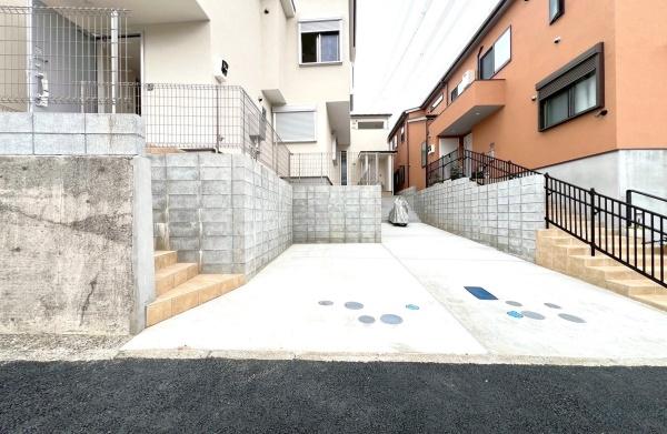 �_�ސ쌧���l�s�˒ˋ於�����̐V�z��ˌ��Ă̒��ԏ�