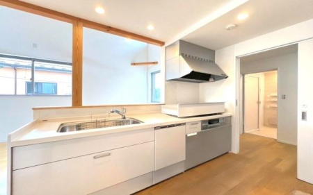 �_�ސ쌧���l�s�˒ˋ於�����̐V�z��ˌ��ẴL�b�`��