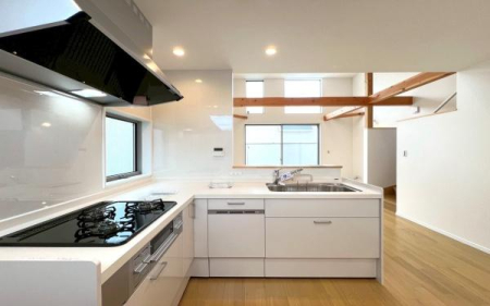 �_�ސ쌧���l�s�˒ˋ於�����̐V�z��ˌ��ẴL�b�`��