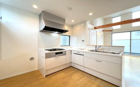 �_�ސ쌧���l�s�˒ˋ於�����̐V�z��ˌ��ẴL�b�`��