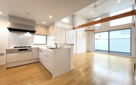 �_�ސ쌧���l�s�˒ˋ於�����̐V�z��ˌ��ẴL�b�`��