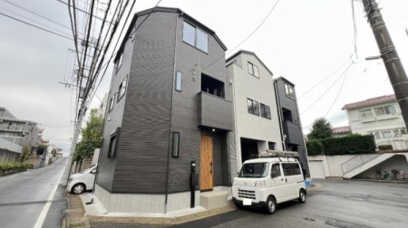 �_�ސ쌧���s�{�O��L�n4���ڂ̐V�z��ˌ��Ă̌��n�O�ώʐ^